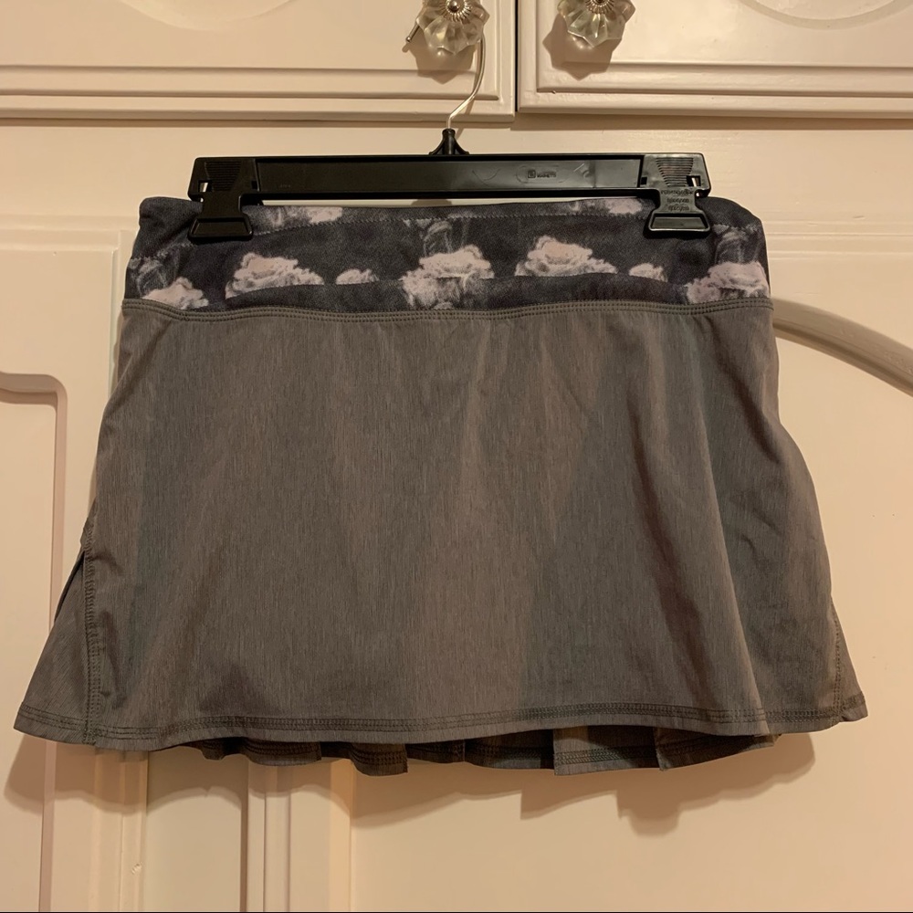 LULULEMON Skirt size 4
